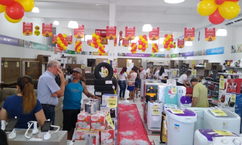 MM inaugura filial em Guaíra - PR